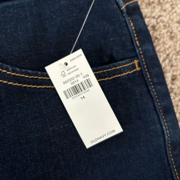 NWT old navy mid rise jean shorts - Picture 2 of 4